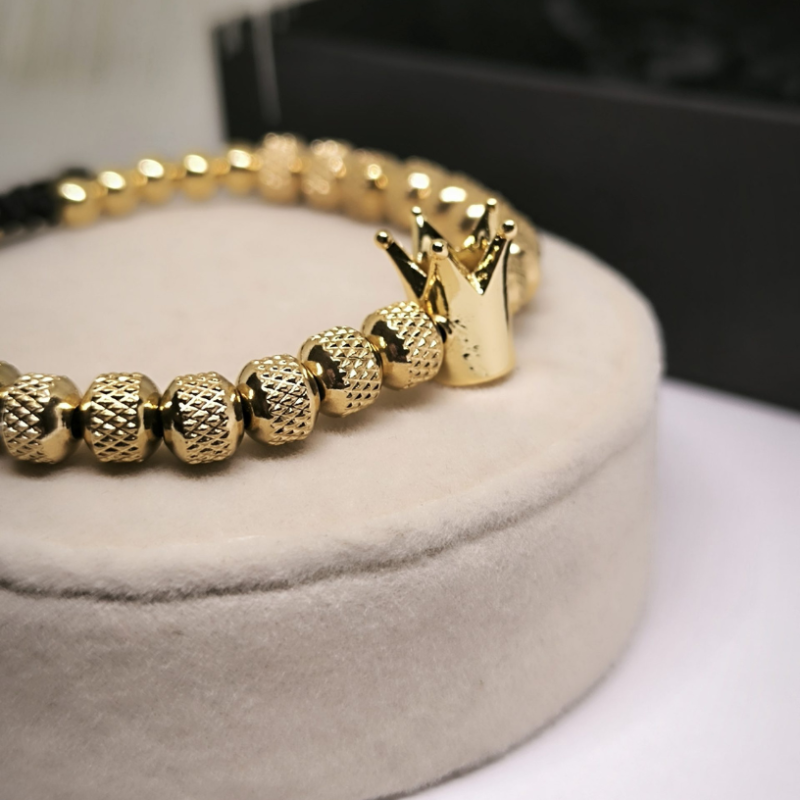 Kuldne käevõru meestele krooniga