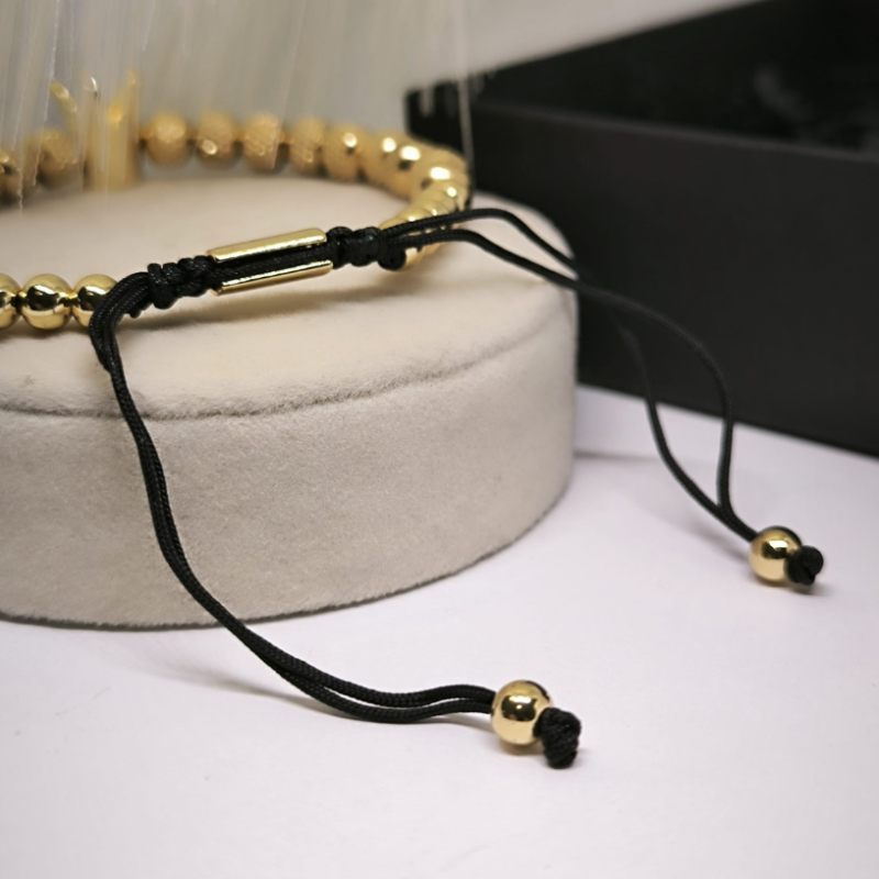 Kuldne käevõru meestele krooniga