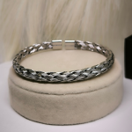 Võluvate käevõrude komplekt meestele