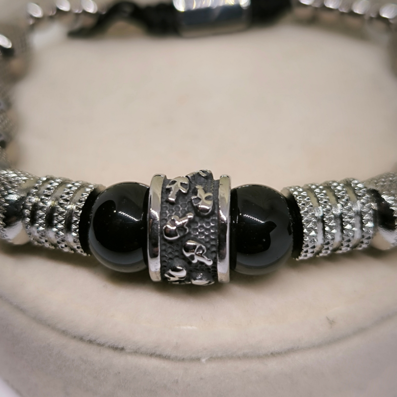 Võluvate käevõrude komplekt meestele