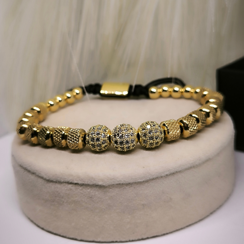 Tsirkooniumiga kuldse värviga meeste käevõrude komplekt