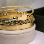 Kuldse värviga roostevabast terasest meeste käevõrude komplekt