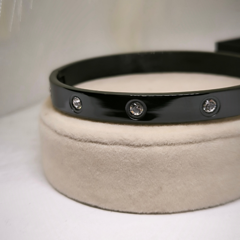 Stiilne musta värvi tsirkooniumiga meeste käevõrude komplekt