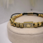 Kuldine tsirkooniumiga kroonitud käevõru