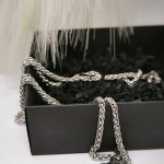 Roostevabast terasest kaelakee julgetele meestele