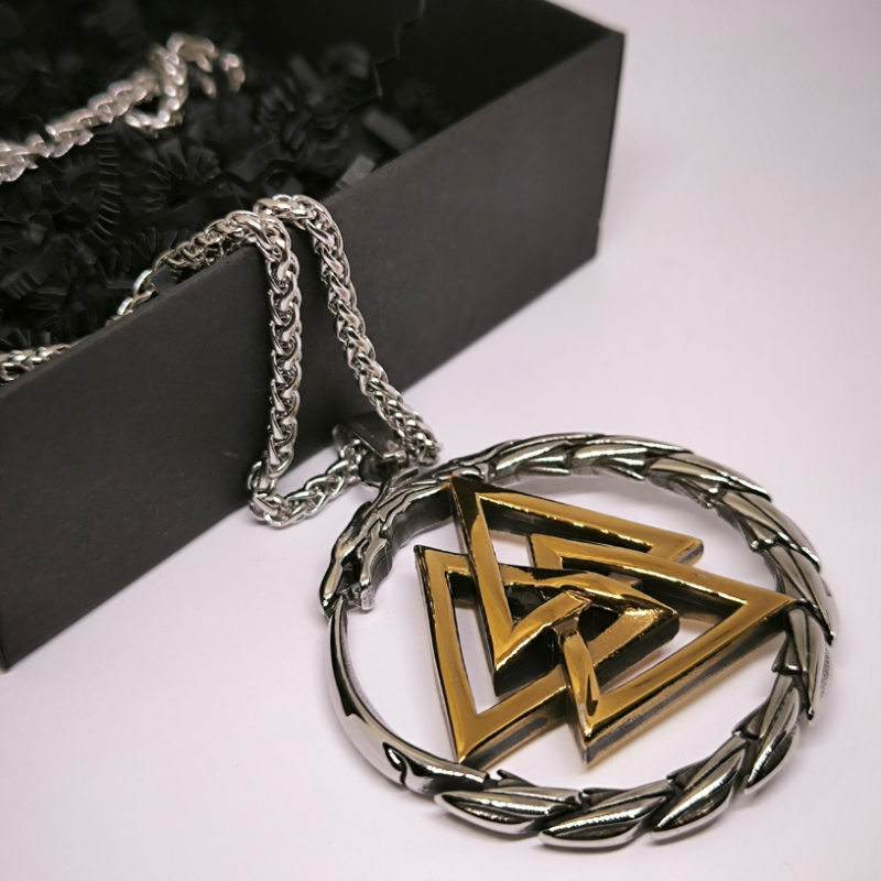 Roostevabast terasest kaelakee julgetele meestele