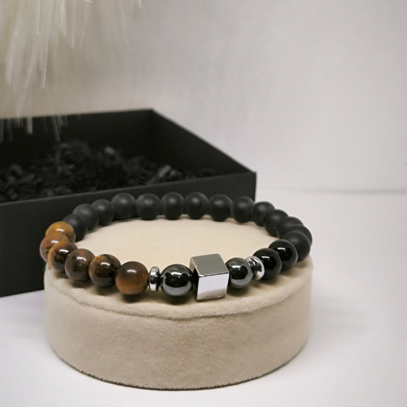 Ainulaadse disainiga käevõrude komplekt