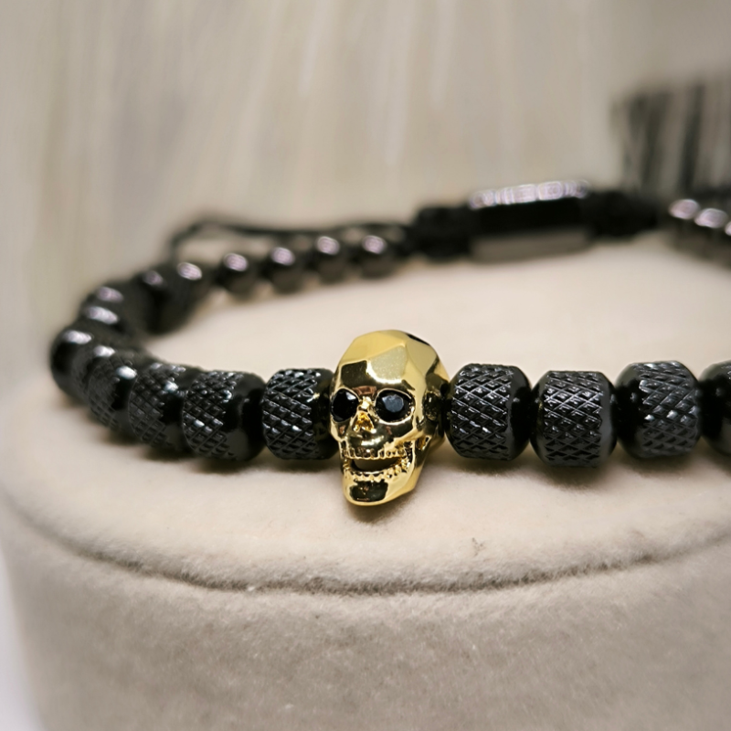 Kolju kaunistusega käevõru mehele