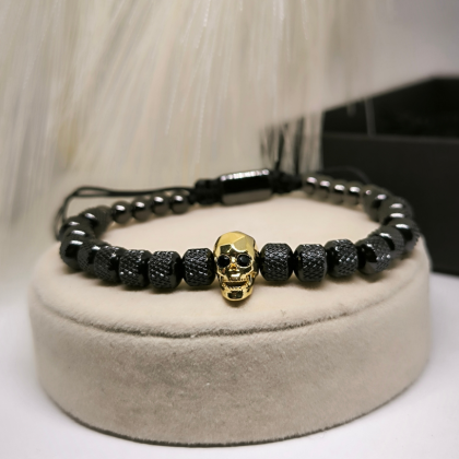 Kolju kaunistusega käevõru mehele