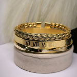 Kuninglik, rooma numbritega kaunistatud käevõru