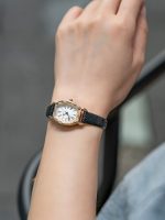 Igapäevaseks kasutamiseks sobiv elegantne kell