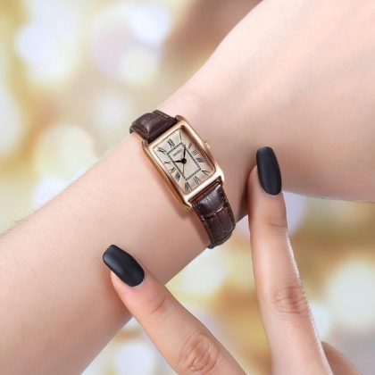 Klassikaline krokodillinaha imitatsiooniga kell