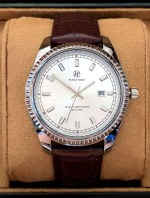 Pruun käevõru kaunistusega kell