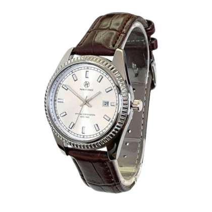 Pruun käevõru kaunistusega kell