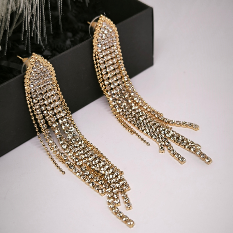 Pikad, üliluksuslikud kõrvarõngad naistele