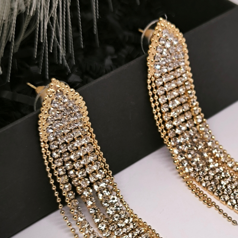 Pikad, üliluksuslikud kõrvarõngad naistele