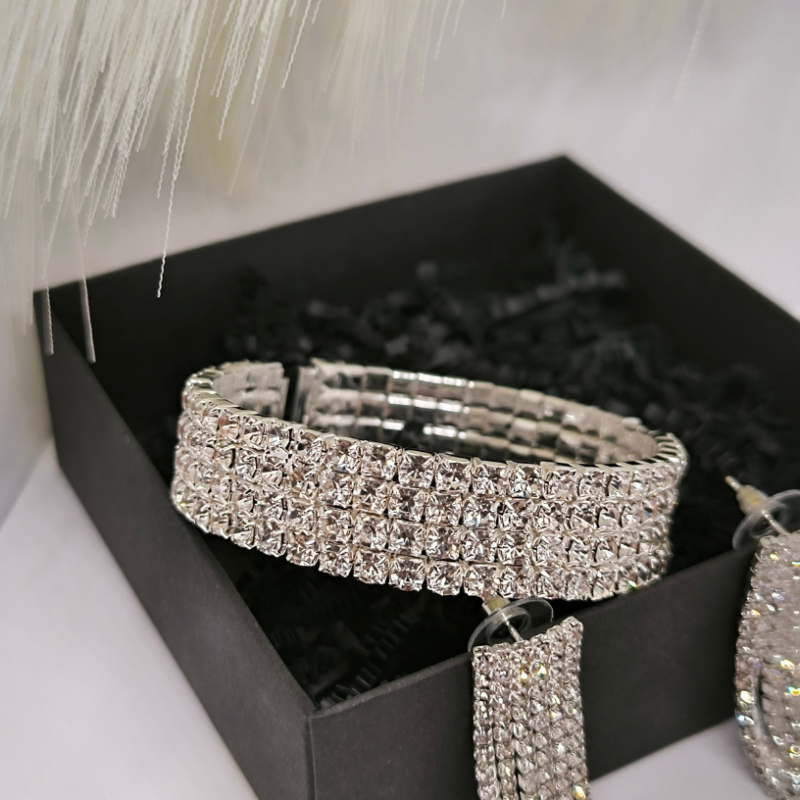 Luksuslikult lõhnav ehtekomplekt