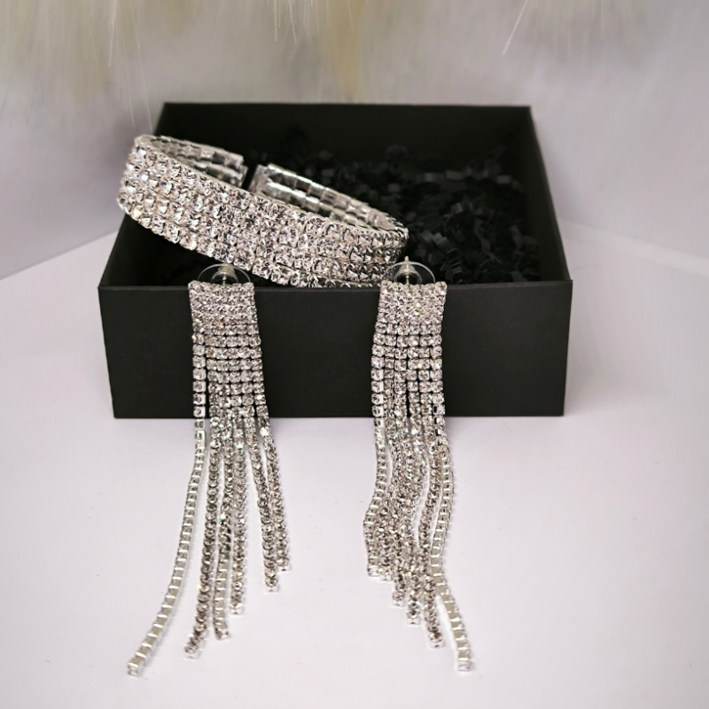 Luksuslikult lõhnav ehtekomplekt