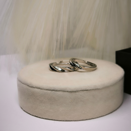 Sõrmuste komplekt paarile "Lihtsus"