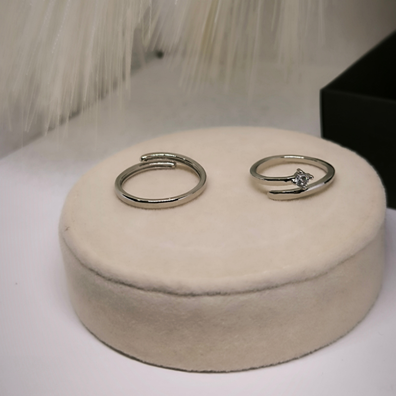 Paarile mõeldud sõrmuste komplekt "Liit"