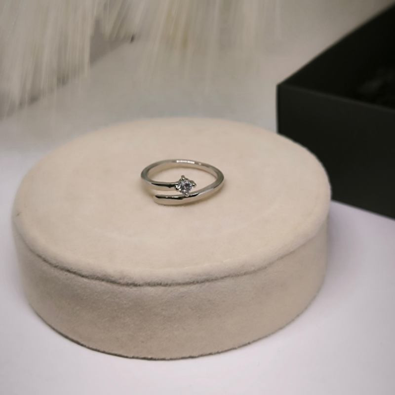 Paarile mõeldud sõrmuste komplekt "Liit"