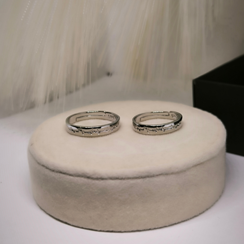 Klassikaline sõrmuste komplekt paaridele