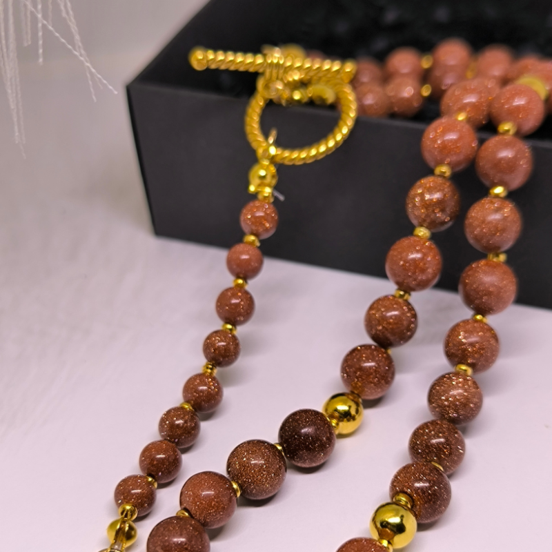 Luksuslik päikesekiviga kaelakee „Kuldne Päikesetõus“