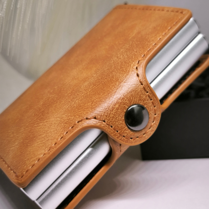 Kaarditasku „Brown Secure“