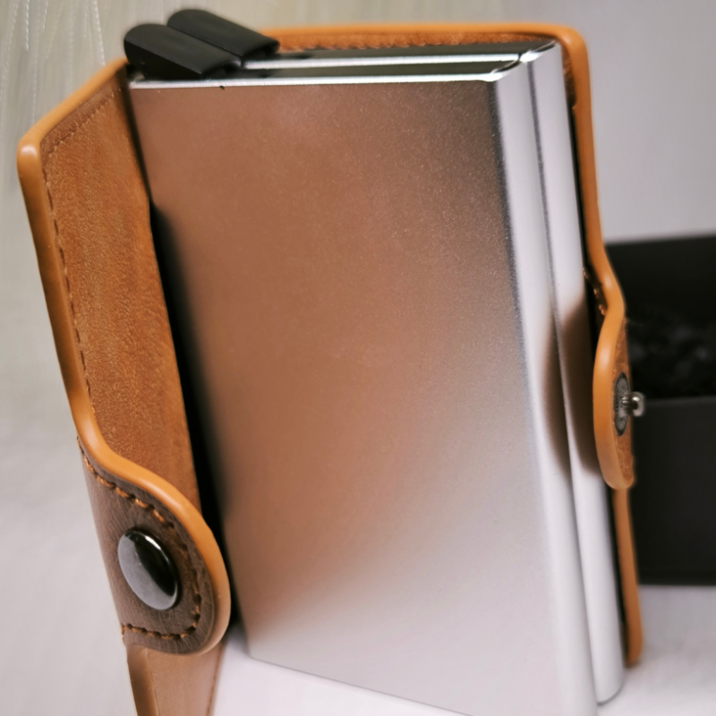 Kaarditasku „Brown Secure“