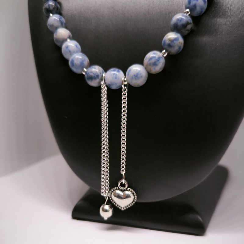 Käsitöö kaelakee „Täpiline sinine jaspis“