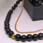 Käsitööna valminud kaelakee „Oonüksi elegants“