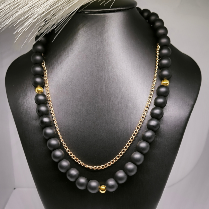 Käsitööna valminud kaelakee „Oonüksi elegants“