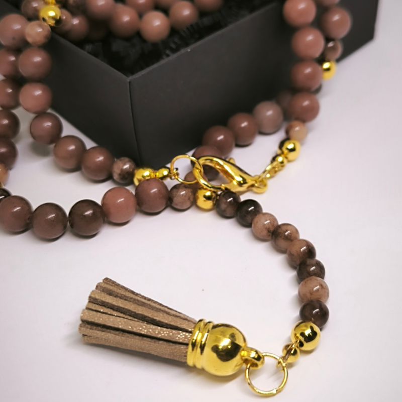 Käsitööna valminud kaelakee „Pruun aventuriin ja ahhaat“