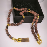 Käsitööna valminud kaelakee „Pruun aventuriin ja ahhaat“