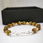 Käsitööna valminud käevõru „Mama“