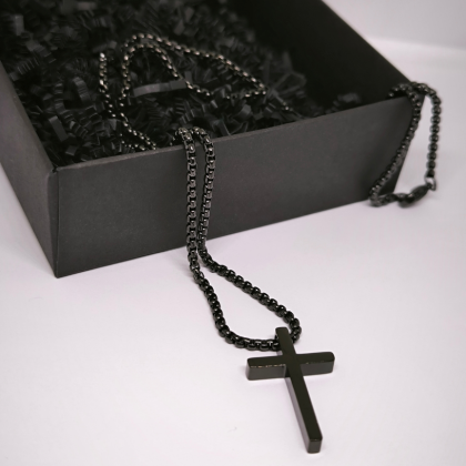 Must kaelakee "Ristike"