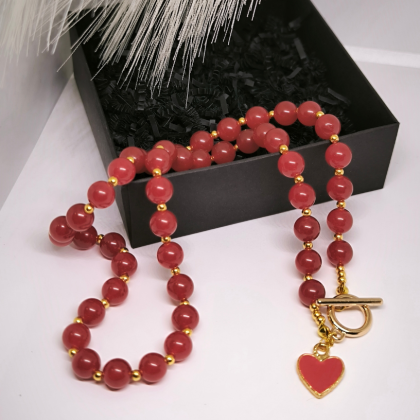 Käsitööna valminud kaelakee „Armastus“