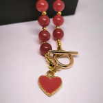 Käsitööna valminud kaelakee „Armastus“