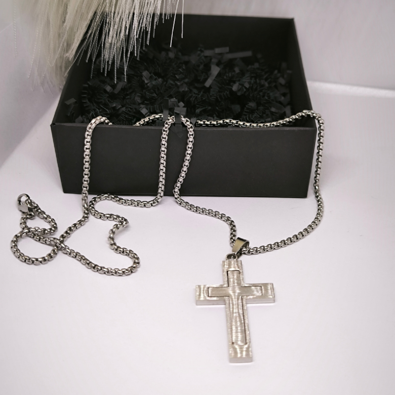 Klassikaline meeste roostevabast terasest rist