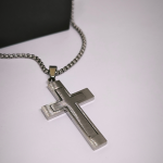 Klassikaline meeste roostevabast terasest rist