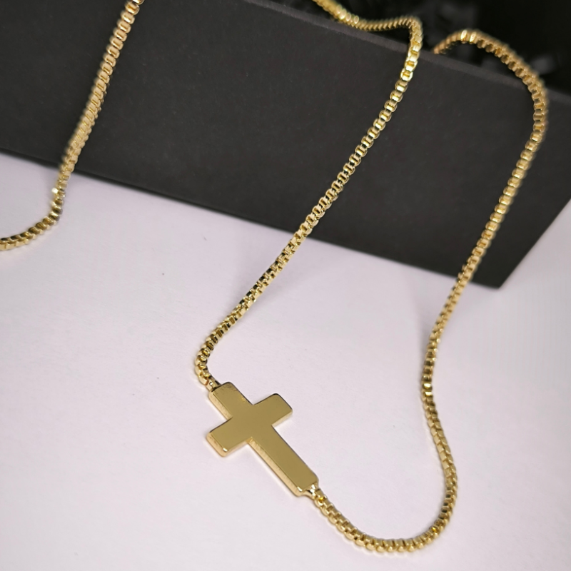 Kuldses toonis rist "Õrn elegants"