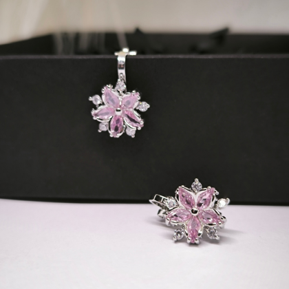 Klips-kõrvarõngad „Roosa lill“