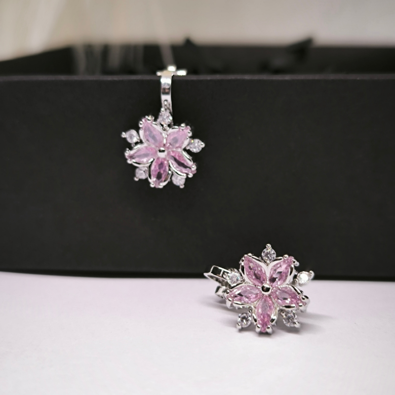 Klips-kõrvarõngad „Roosa lill“