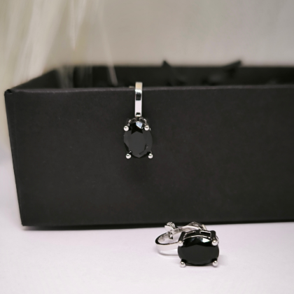 Kõrvarõngad-klipsid „Must elegants“