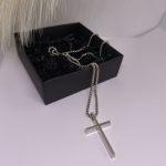 Kaelakee „Hõbedane ristike“