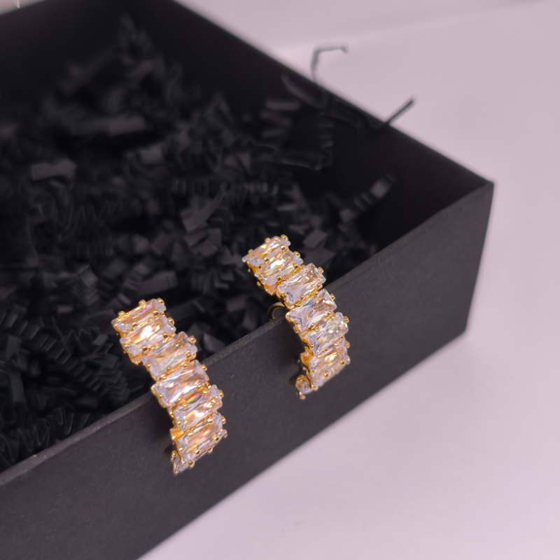 Kõrvarõngad - klipid „Luksus“