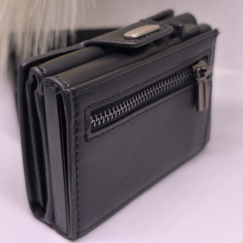 Kaarditasku „Black Pro“