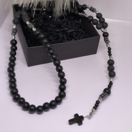 Kaelakee „Mustade kivide kaitse“