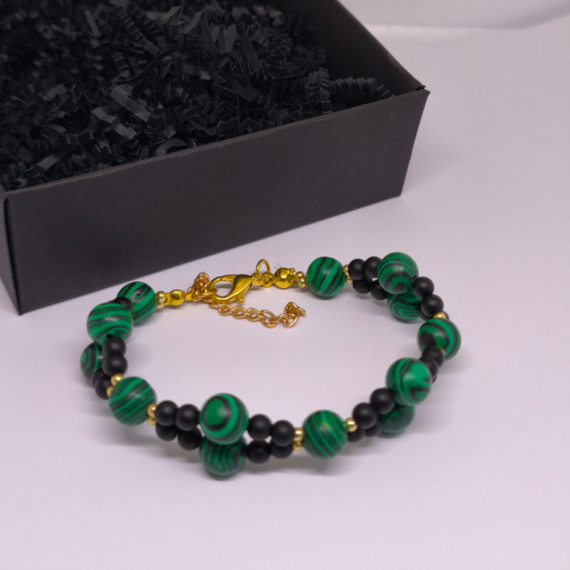 Käsitsi valmistatud käevõru "Roheline kaitse"