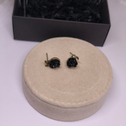 Kõrvarõngad „Must Roos“